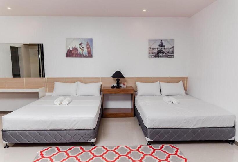 Отель Soi Suites