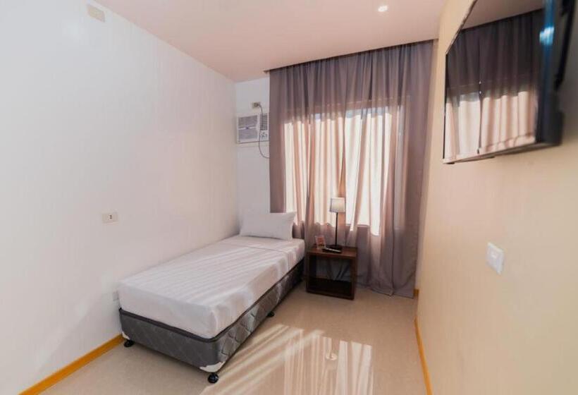 Отель Soi Suites