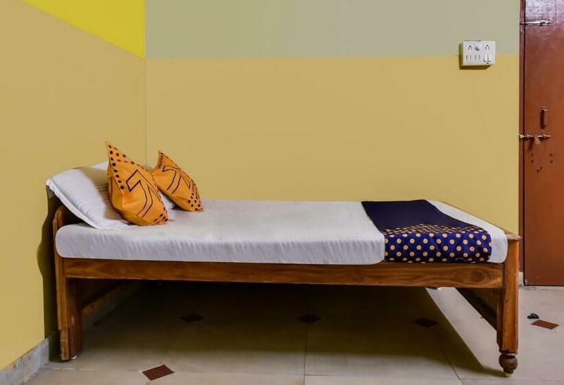 فندق Spot On 66834 Tanmay Lodge