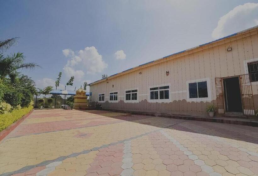 호텔 Spot On 67781 Bgr Gardens