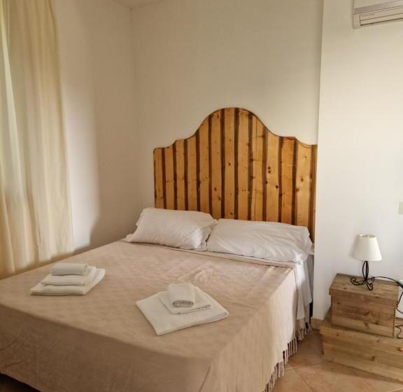 هتل Tenute Delogu Wine Resort