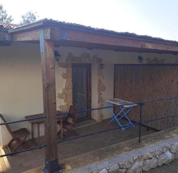 هتل Tenute Delogu Wine Resort