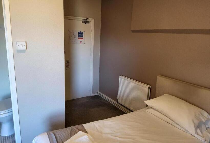 Отель The Avenue