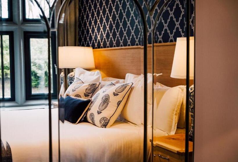 Отель The Maynard