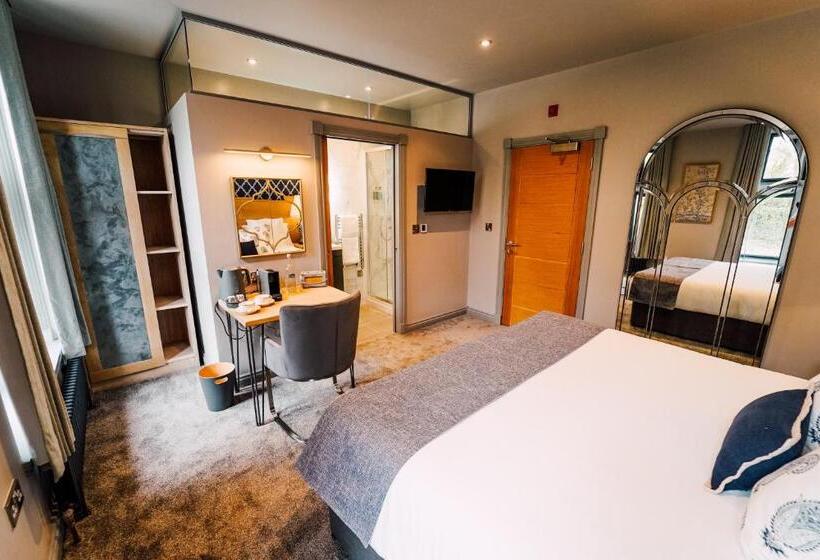 Отель The Maynard