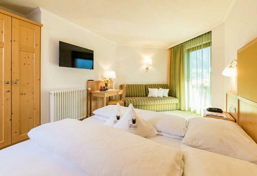 Отель Vierbrunnenhof