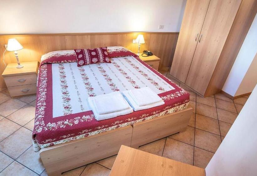 بنسيون Antica Residenza De Poda