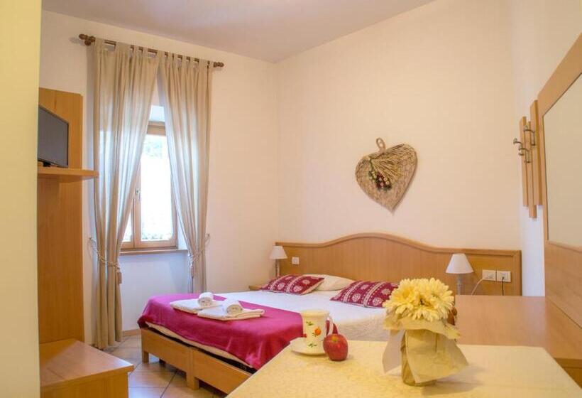 بنسيون Antica Residenza De Poda