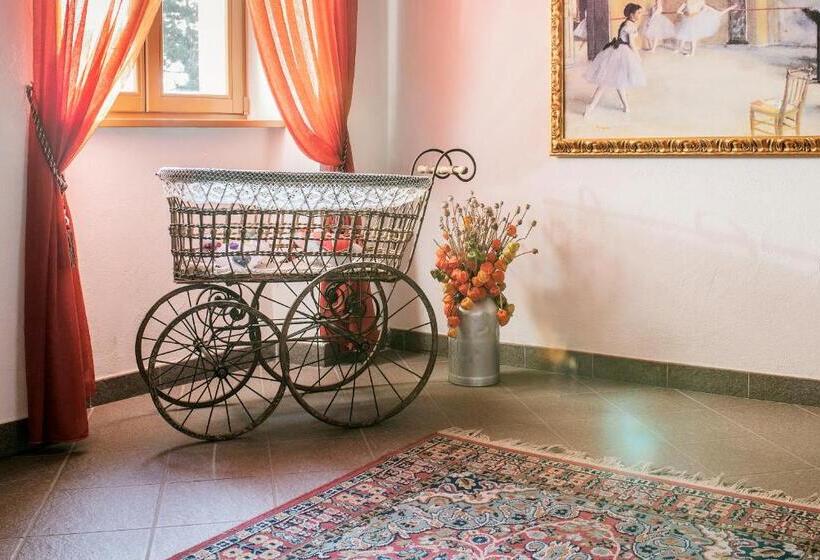 بنسيون Antica Residenza De Poda