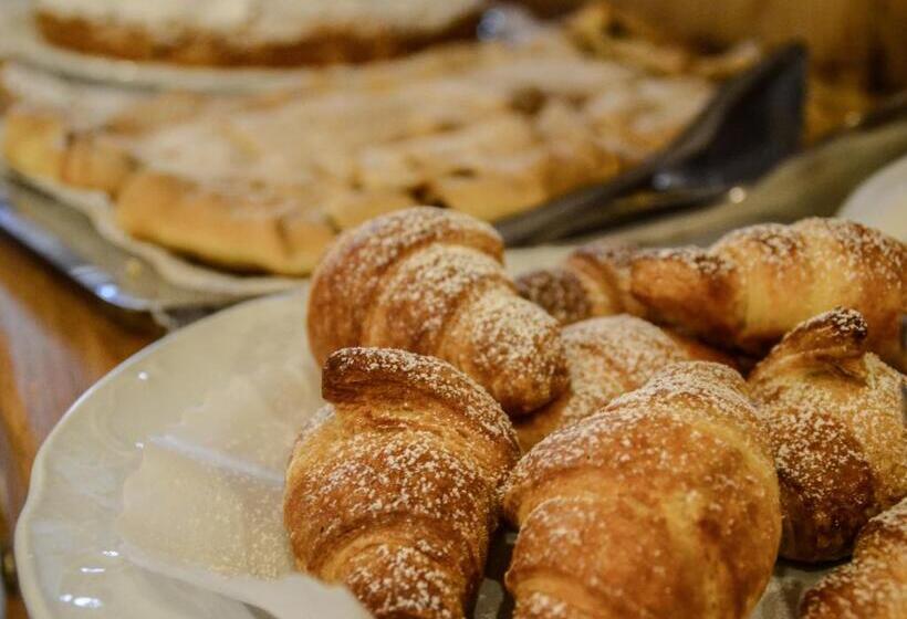 بنسيون Antica Residenza De Poda