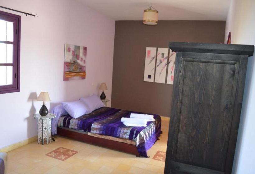 پانسیون Casa Naima