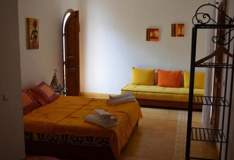 پانسیون Casa Naima