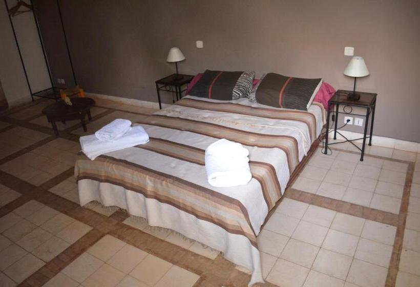 پانسیون Casa Naima