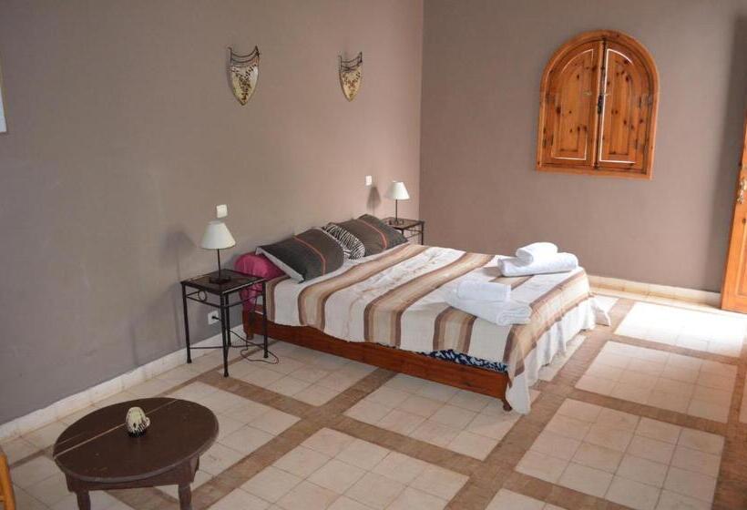 پانسیون Casa Naima