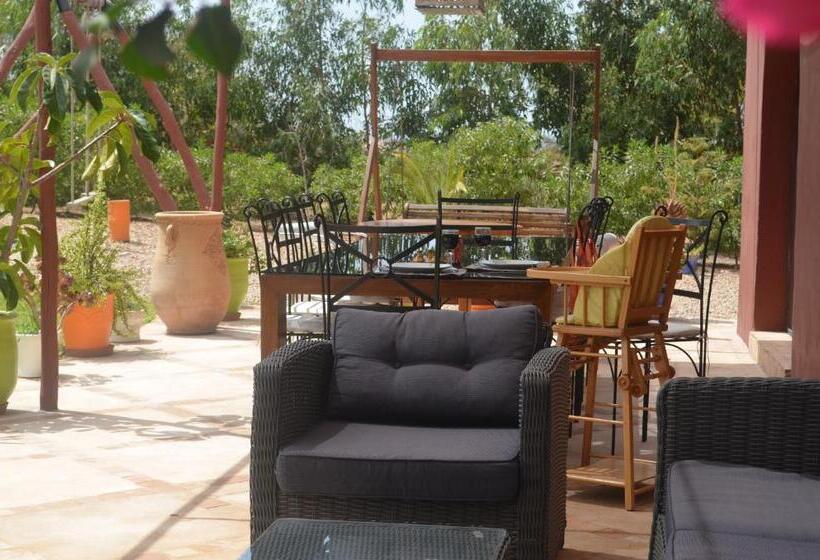 پانسیون Casa Naima