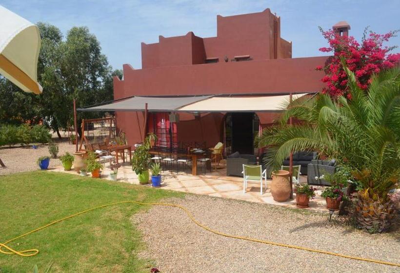 پانسیون Casa Naima