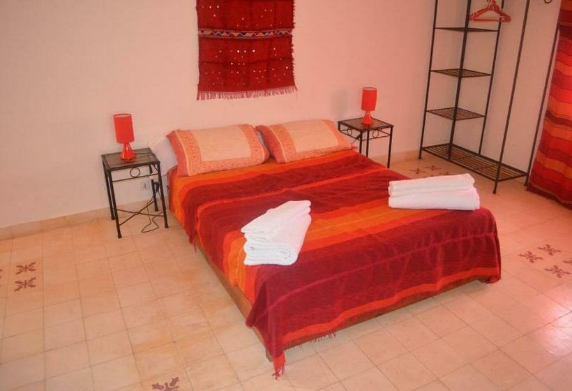 پانسیون Casa Naima