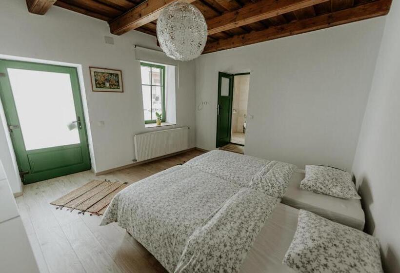 تختخواب و صبحانه Casa Botár Vendégház