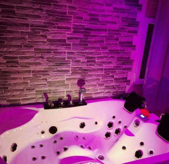 مبيت وإفطار Chambre Meublée Indépendante, Jacuzzi Dans La Chambre Située à Amblainville à 35 Minutes De Paris