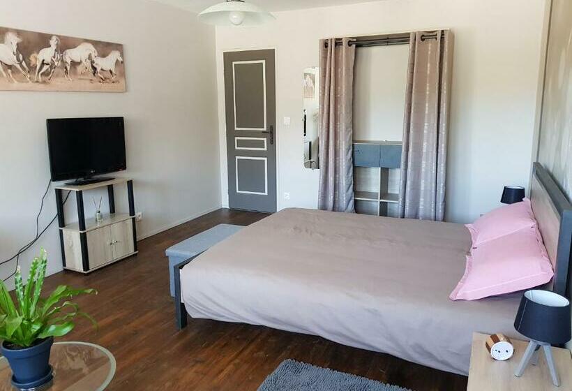 ベッドアンドブレックファースト La Cabirotte