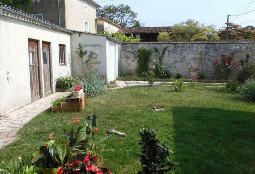 ベッドアンドブレックファースト La Cabirotte