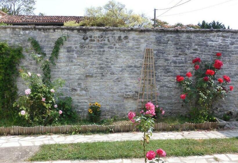 ベッドアンドブレックファースト La Cabirotte