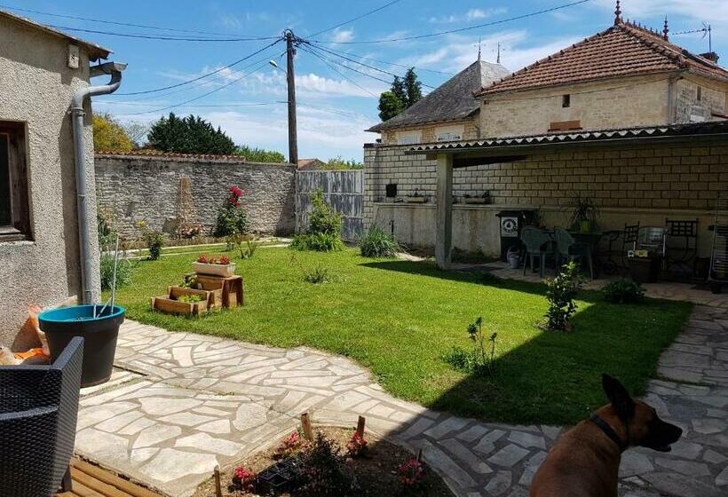 ベッドアンドブレックファースト La Cabirotte