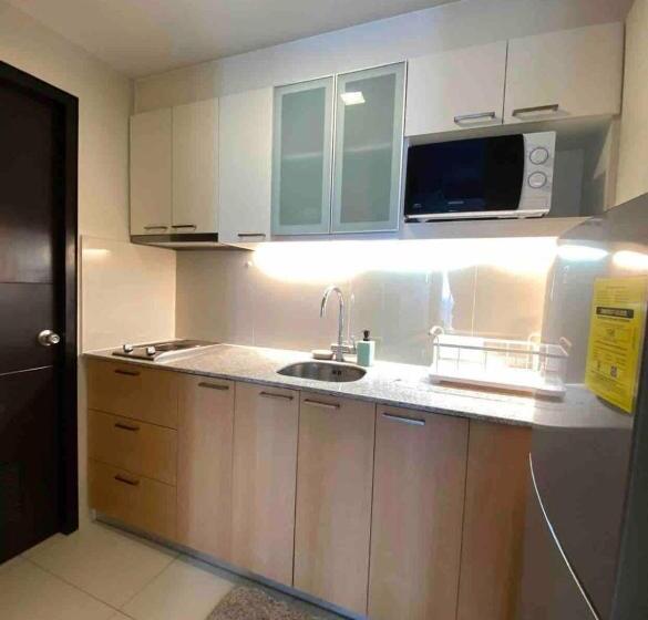 Cebu Cozy Ocean View 1br,17th,pool,wifi,mactan