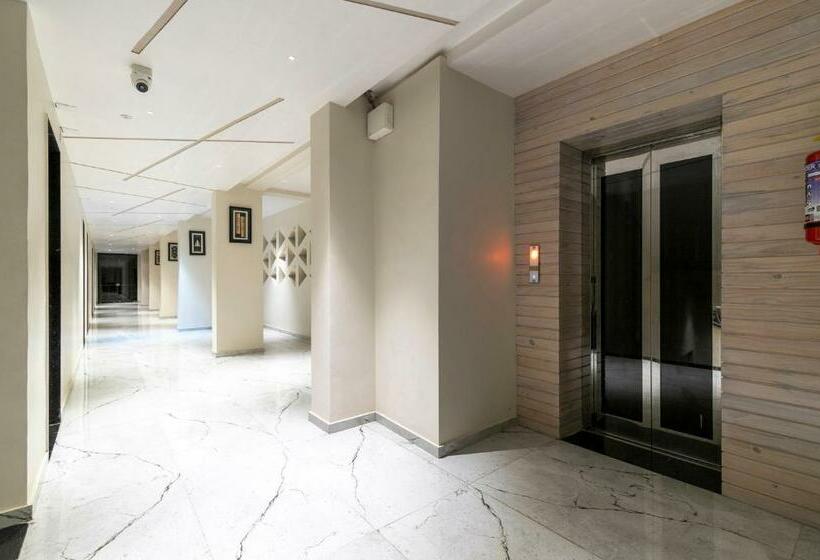 فندق Capital O 81737 Aquatic Pools And Resort