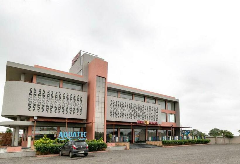 فندق Capital O 81737 Aquatic Pools And Resort