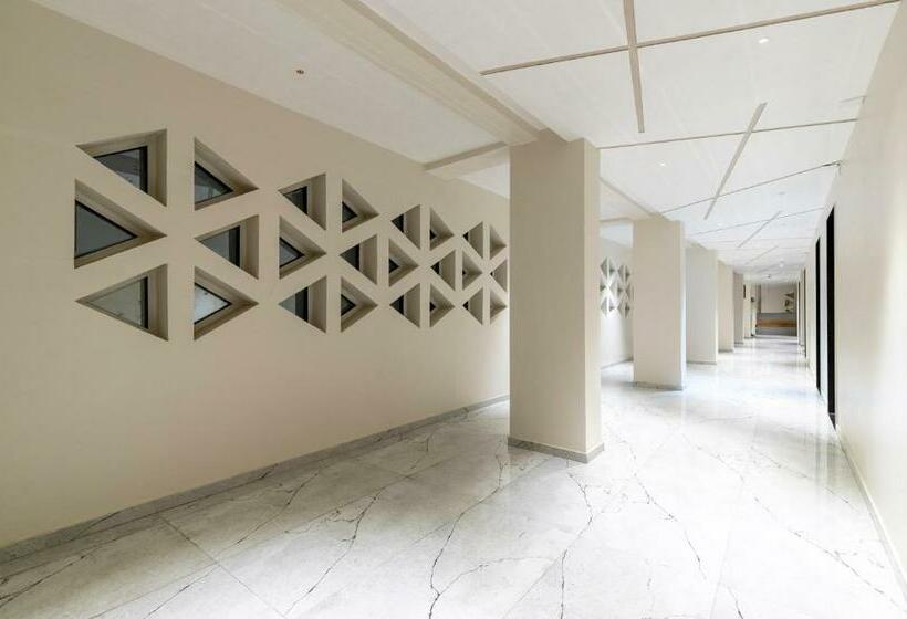 فندق Capital O 81737 Aquatic Pools And Resort