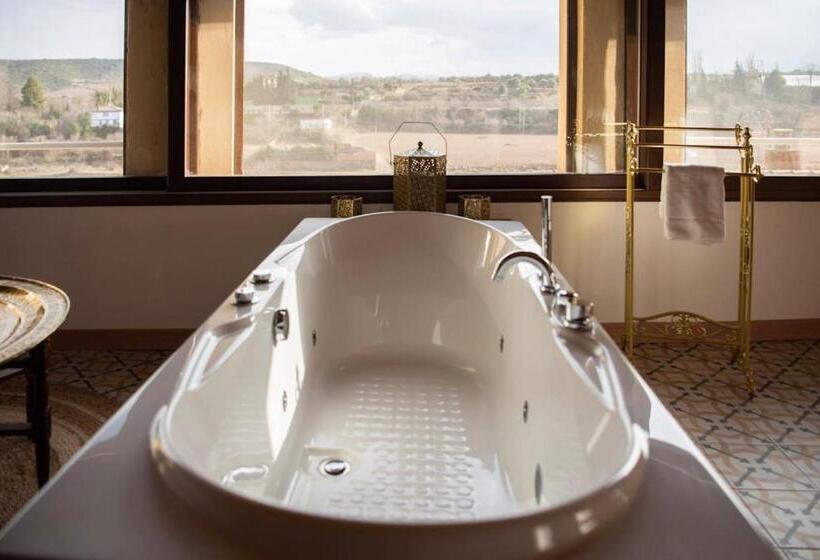 فندق Castillo Palacio De Bulbuente