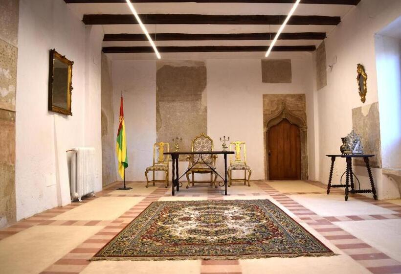 فندق Castillo Palacio De Bulbuente