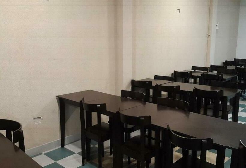 Отель Continente Boutique