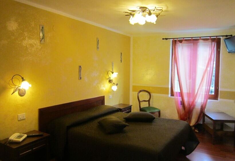 Отель Cuccaro Club   Val Di Vara E Cinque Terre