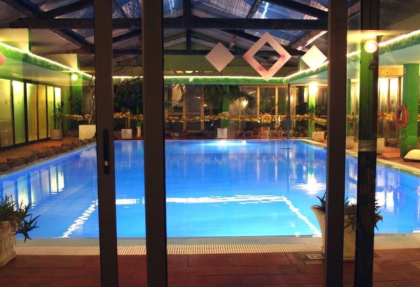 Отель Cuccaro Club   Val Di Vara E Cinque Terre