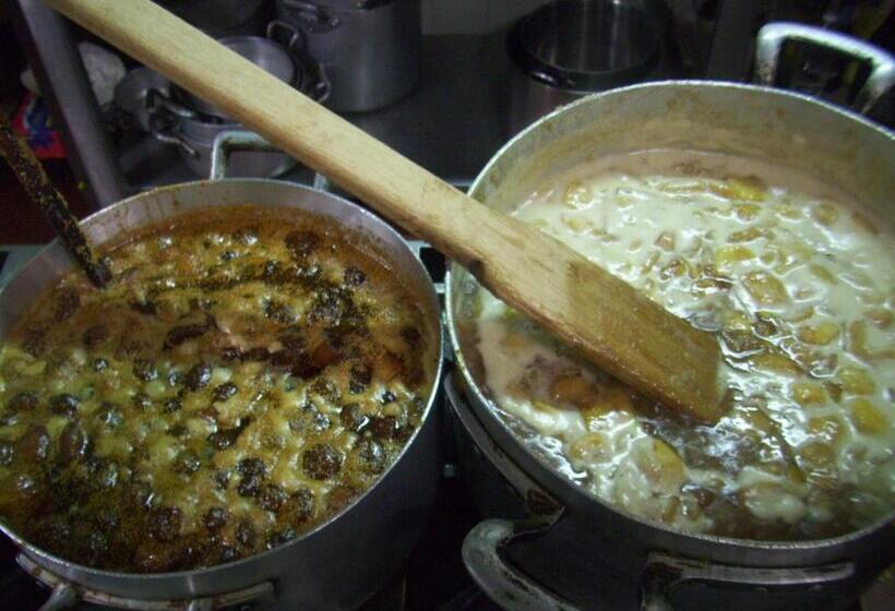 Отель Cuccaro Club   Val Di Vara E Cinque Terre