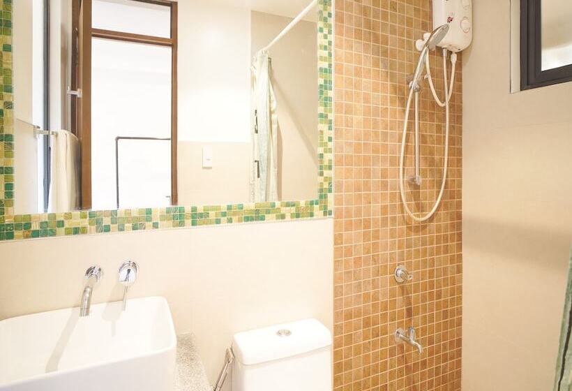 Hotel Oyo 785 The Greenhive