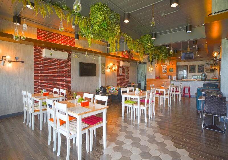 Hotel Oyo 785 The Greenhive