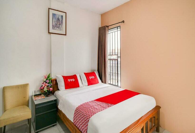 فندق Oyo 90024 Botania Homestay & Cafe