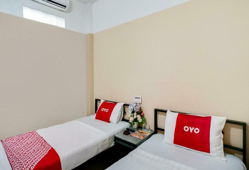 فندق Oyo 90024 Botania Homestay & Cafe