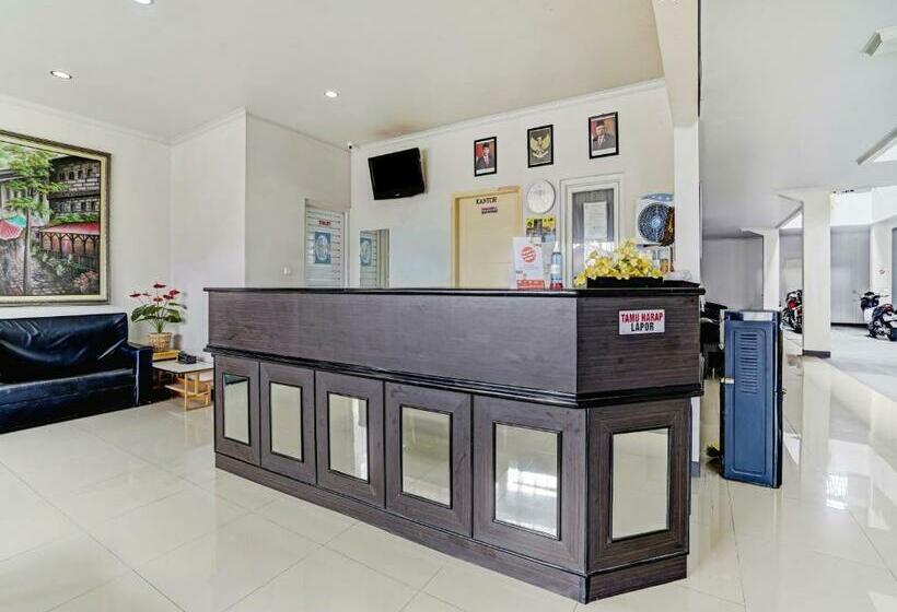 Отель Oyo 90324 Si Jalak Guest House