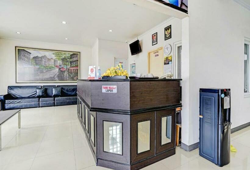 Отель Oyo 90324 Si Jalak Guest House