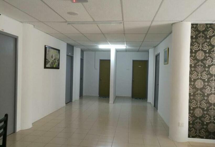 בית מלון כפרי Oyo 90326 Wg Guest House