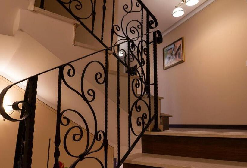 호텔 Pulpudeva Family