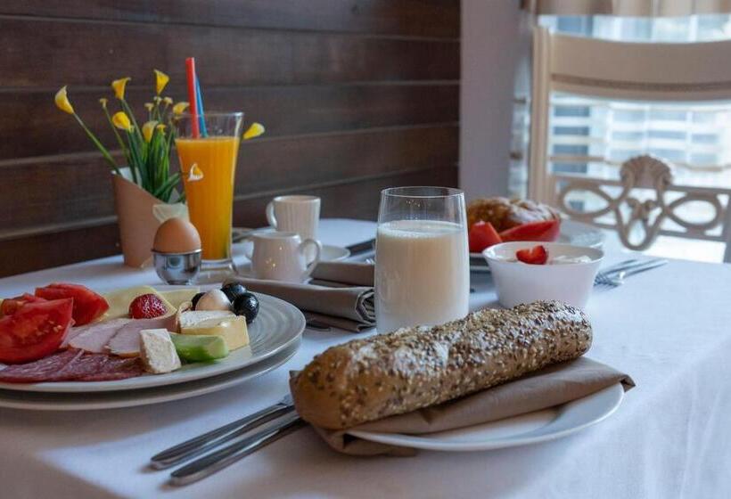 호텔 Pulpudeva Family