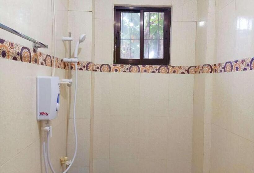 Отель Reddoorz @ Garcia Hernandez Bohol