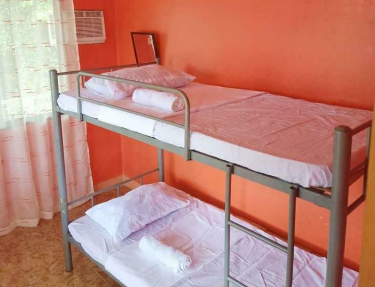 Отель Reddoorz @ Garcia Hernandez Bohol
