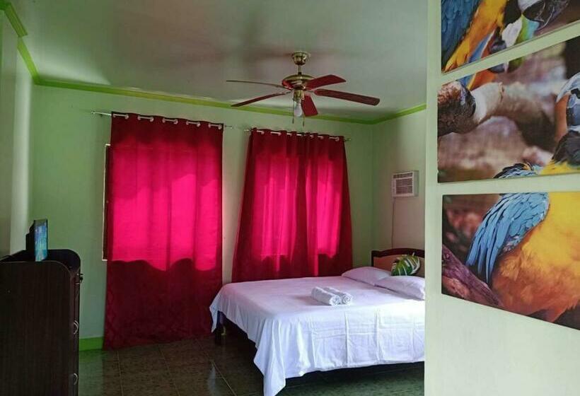 Отель Reddoorz @ Garcia Hernandez Bohol