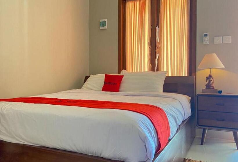 호텔 Reddoorz Near Mertasari Beach 2